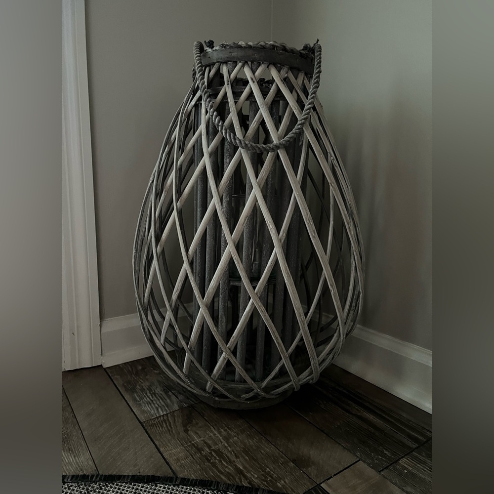 Modern Farmhouse Large Grey Woven Rattan Wicker Lantern Candleholder Basket - Picture 2 of 3